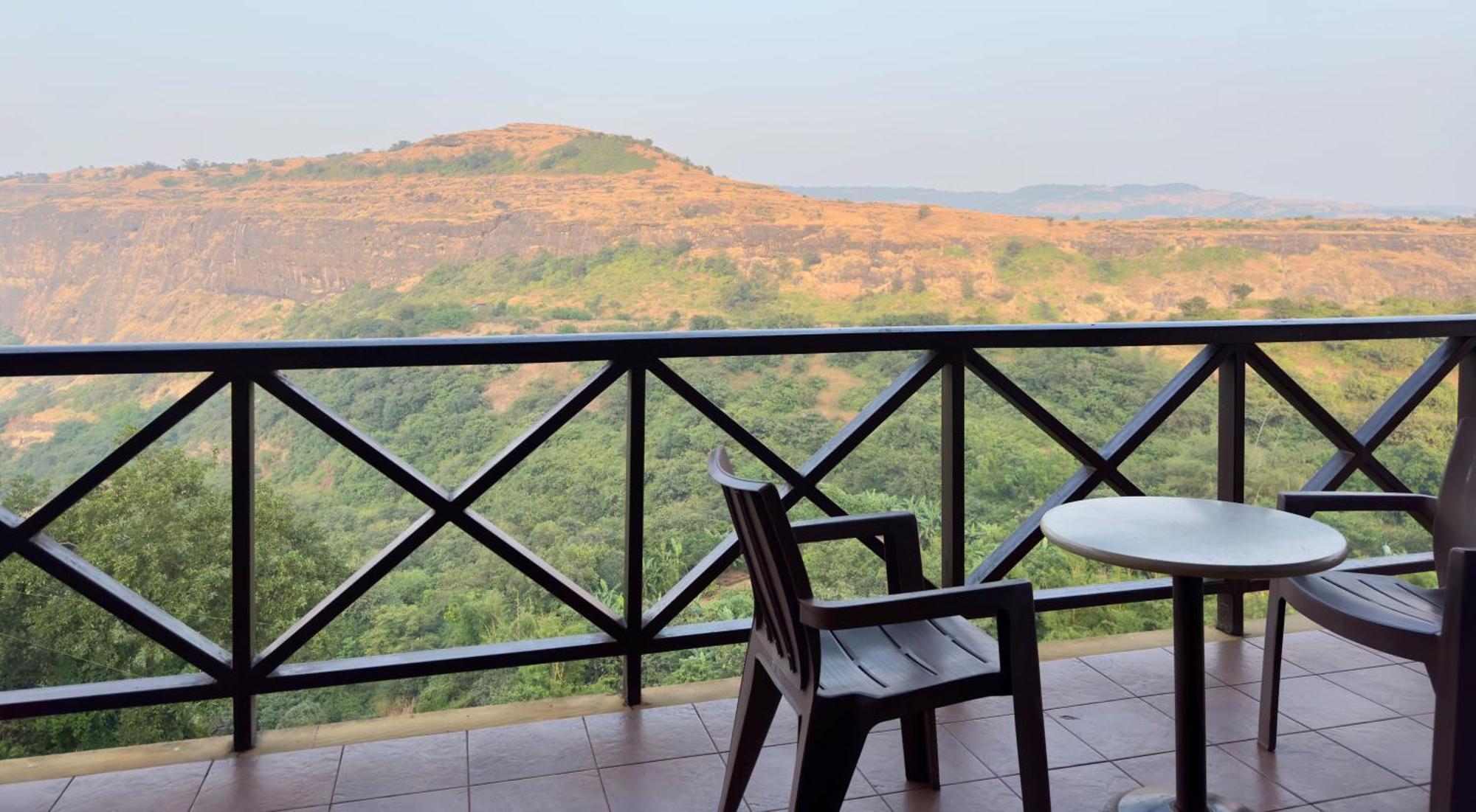 Upper Deck Resort - Stay And Relax At The Highest Peak Lonavala Dış mekan fotoğraf