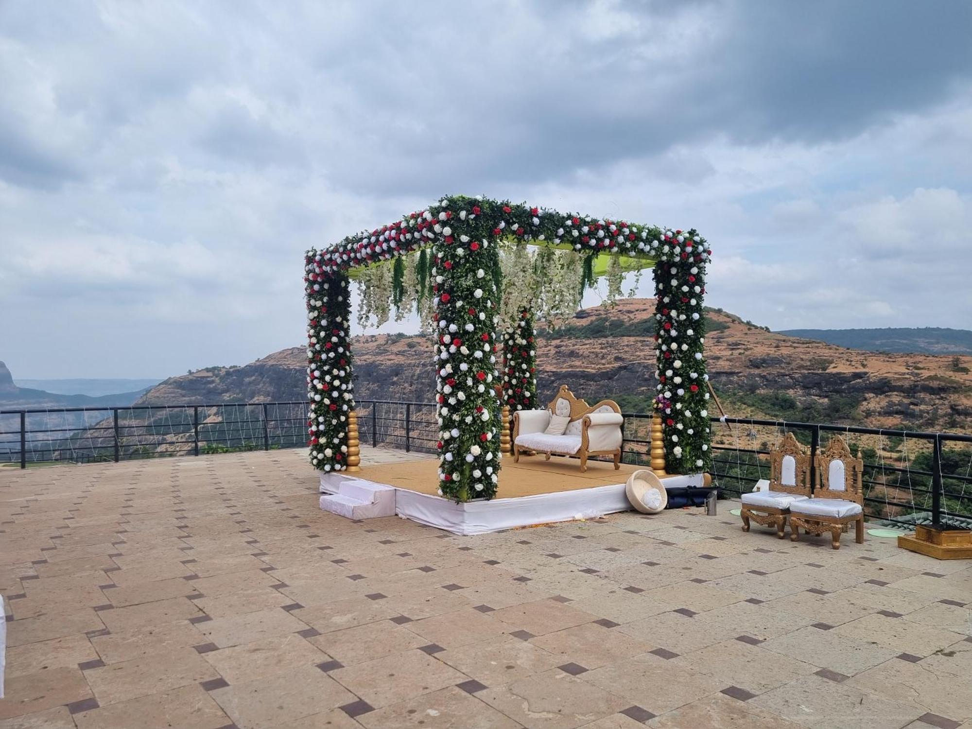 Upper Deck Resort - Stay And Relax At The Highest Peak Lonavala Dış mekan fotoğraf